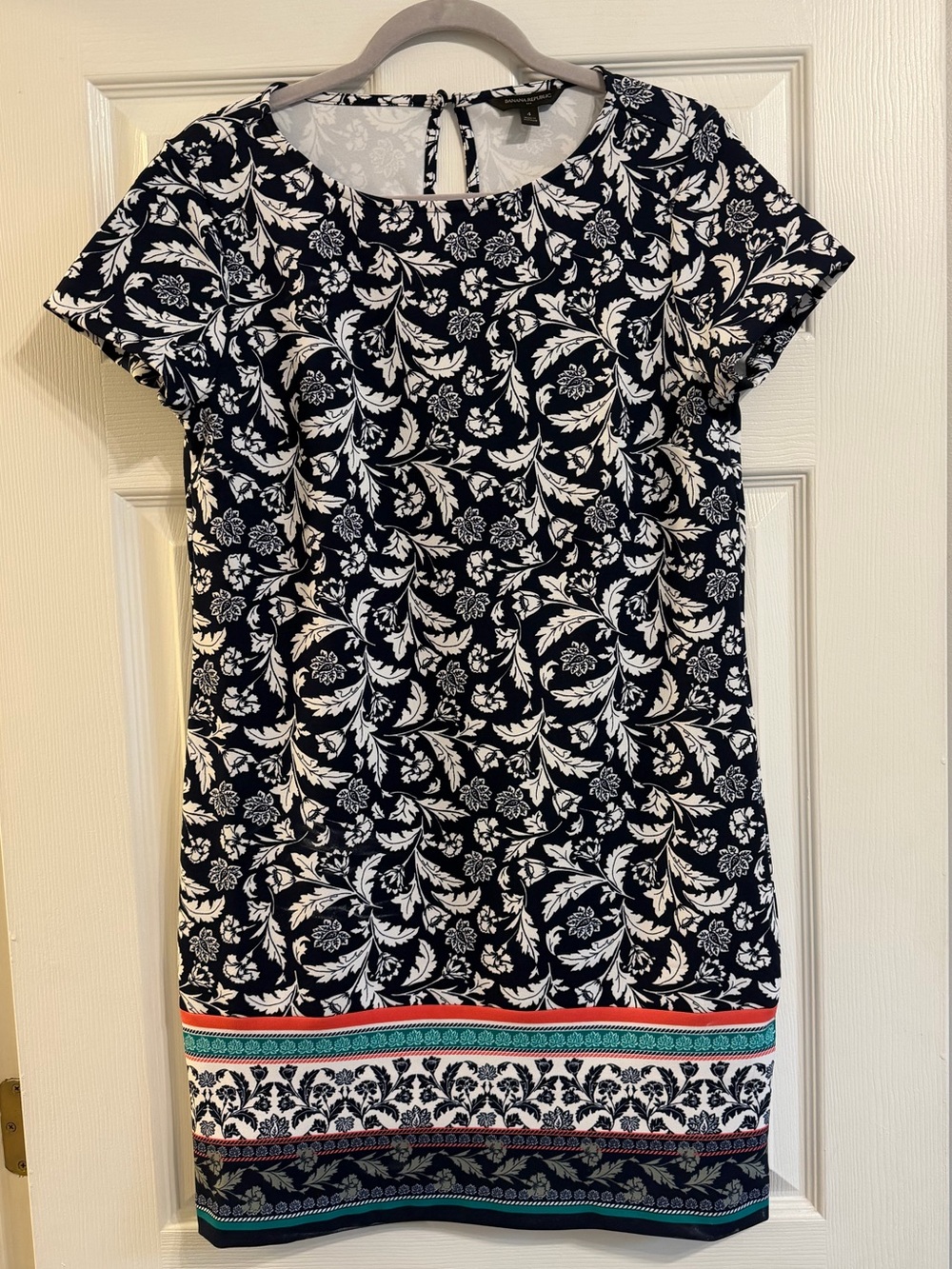 Banana Republic - NWOT - Shift Dress - Size 4